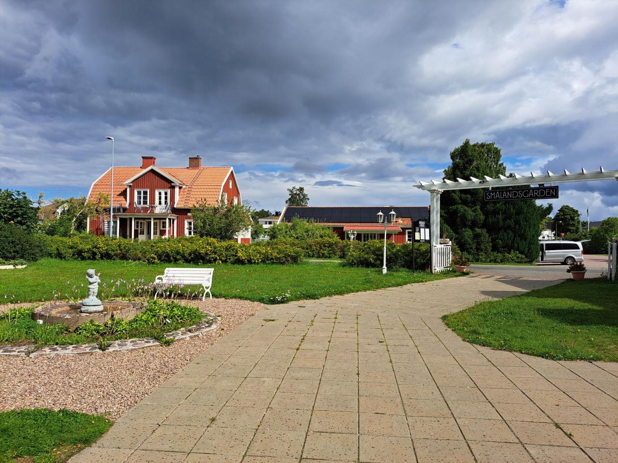 Готель Smalandsgarden Ґренна Екстер'єр фото